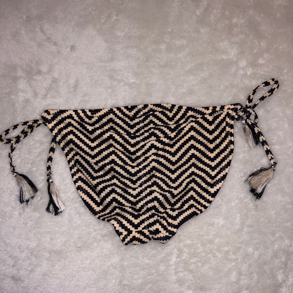 Xhilaration Striped Bikini bottoms - Picture 3 of 3